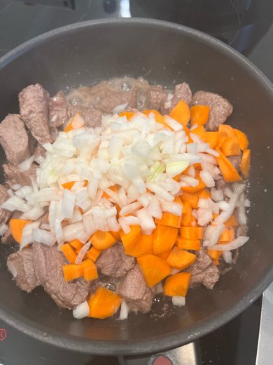 Гуляш из говядины с овощами - Шаг 6