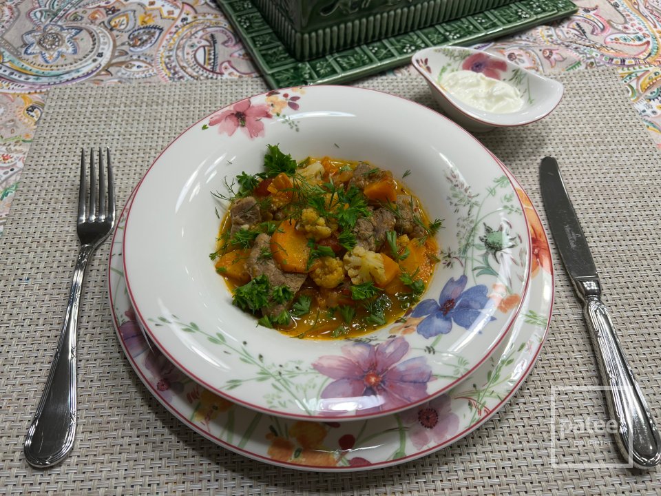 Гуляш из говядины с овощами - Шаг 13