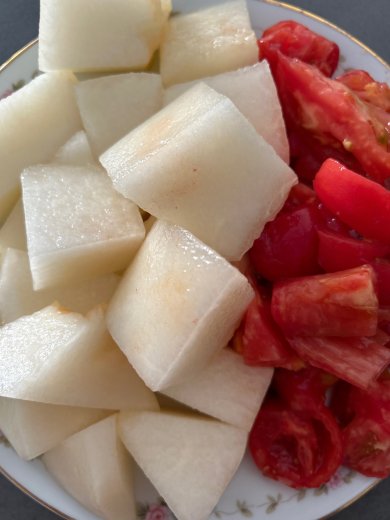 Гаспачо с дыней, сыром и овощами - Шаг 2