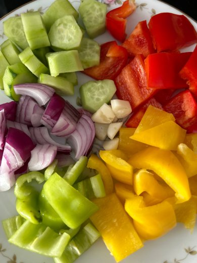 Гаспачо с дыней, сыром и овощами - Шаг 4