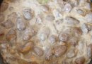 Куриные сердечки и печень в сметане