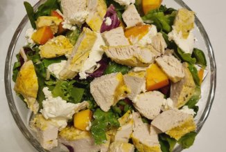 Салат с персиками