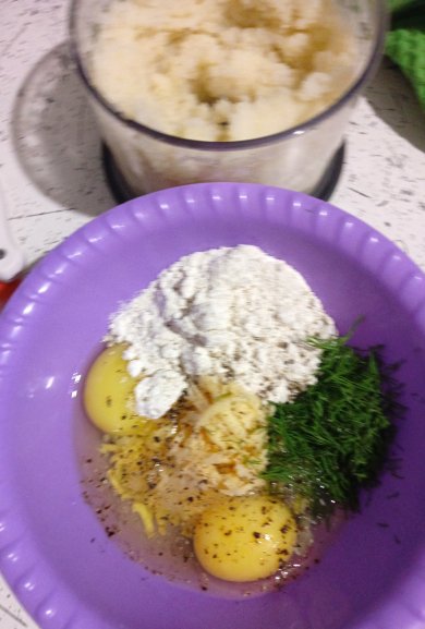 Оладьи из цветной капусты с сыром - Шаг 3