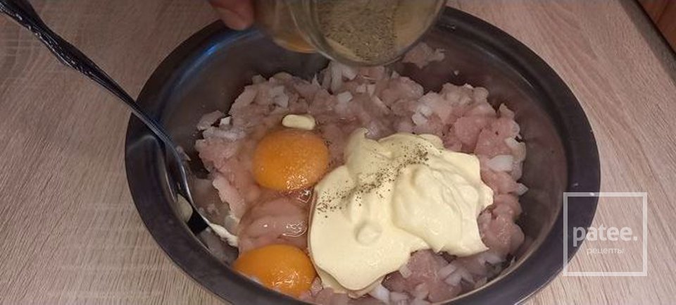 Рубленные куриные котлеты - Шаг 6