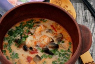 Тайский суп «Том Ям» с креветками и грибами 🍜