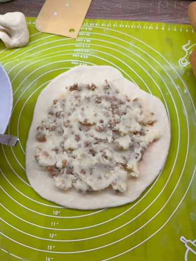 Лепешки на кефире с начинкой - Шаг 2