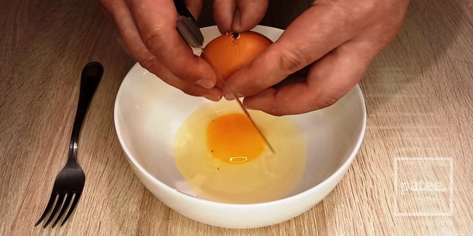 Омлет с ветчиной и  сыром - Шаг 2