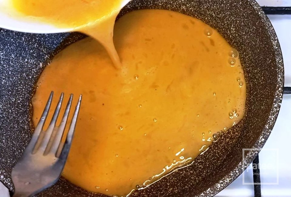 Омлет с ветчиной и  сыром - Шаг 14