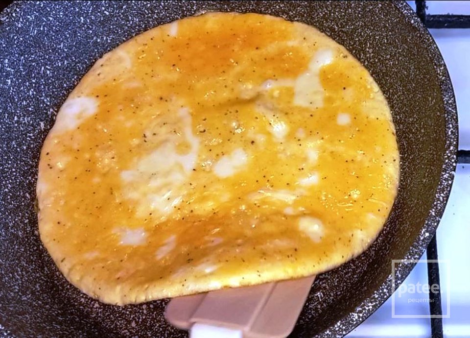 Омлет с ветчиной и  сыром - Шаг 15