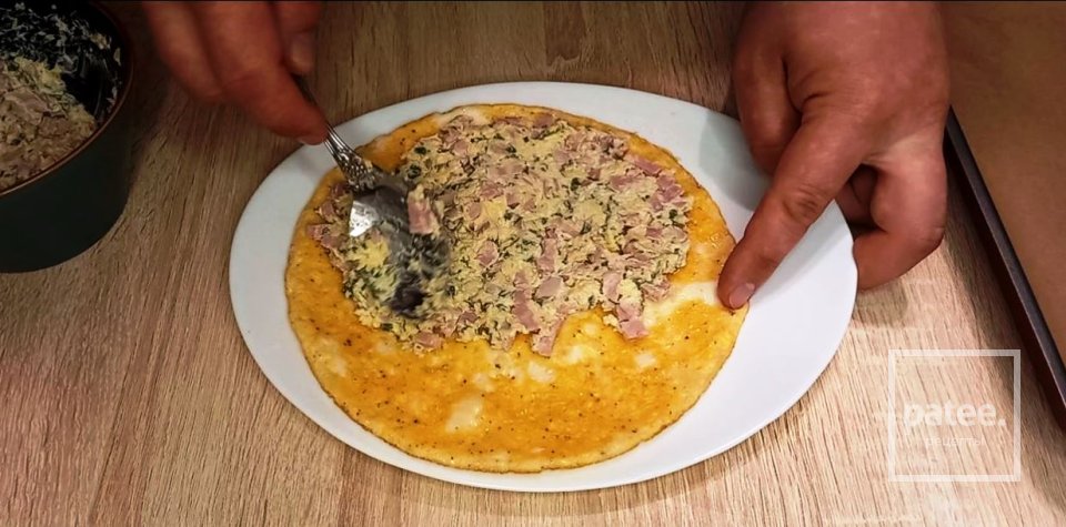 Омлет с ветчиной и  сыром - Шаг 16