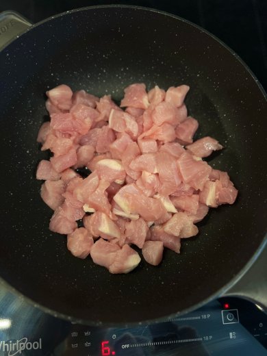 Филе индейки с луком в сметане и своевременно соусе ✨ - Шаг 5