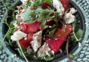 Арбузный салат с сыром и рукколой