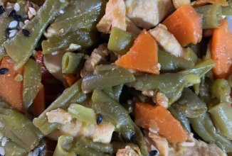 Стручковая фасоль с курицей в азиатском стиле