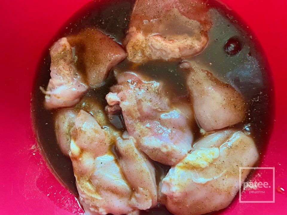 Тушёная курица со сливами. - Шаг 2