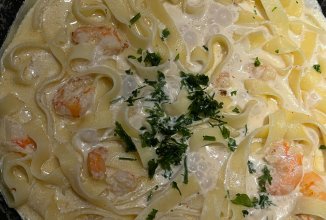 Паста с креветками в сливочном соусе