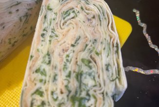 Рулет с горбушей, зеленью и сыром