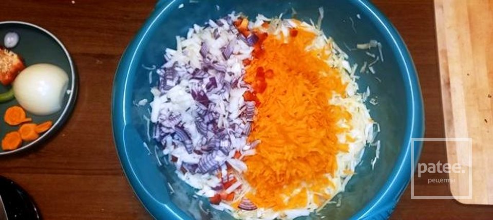 Салат из капусты и болгарского перца - Шаг 10