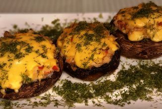 Шампиньоны, фаршированные крабовыми палочками