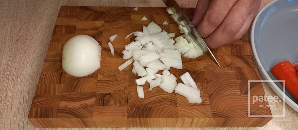 Шампиньоны, фаршированные крабовыми палочками - Шаг 2