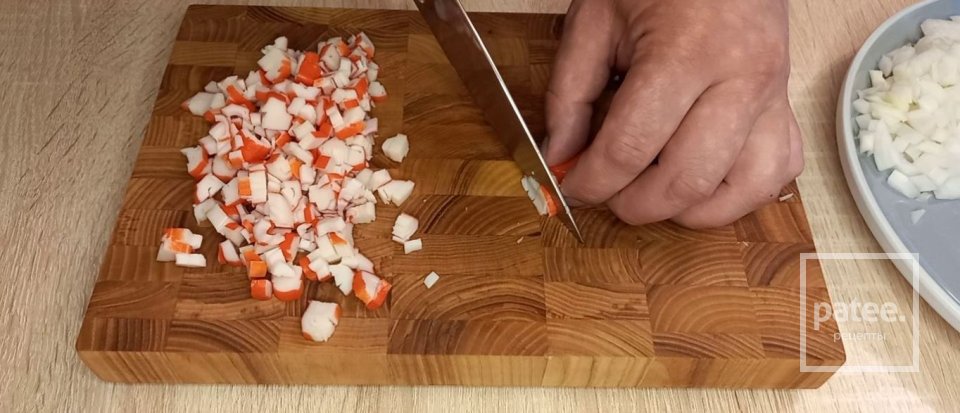 Шампиньоны, фаршированные крабовыми палочками - Шаг 3