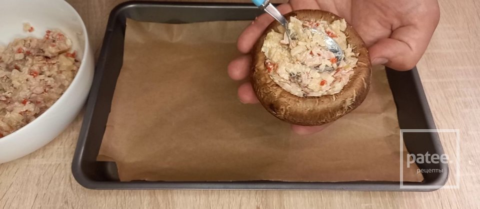 Шампиньоны, фаршированные крабовыми палочками - Шаг 14