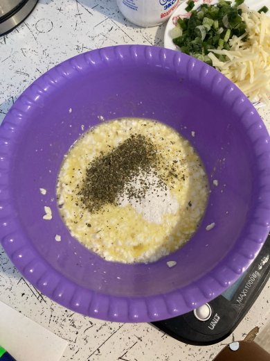 Творожные бублики с сыром и луком - Шаг 3