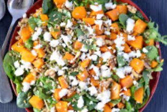 Салат с руколой, тыквой и кедровыми орехами