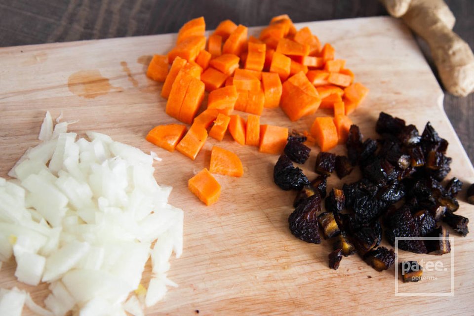 Индейка с черносливом и имбирем - Шаг 2