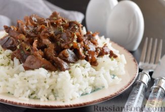 Куриные желудки, тушенные в соевом соусе