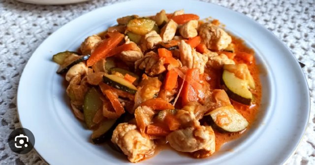 Куриная грудка с овощами