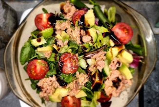 Салат с тунцом и зелёной фасолью