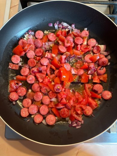 Макаров с копчеными колбасками в сливках - Шаг 3