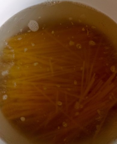 Спагетти с сосисками и луком - Шаг 2