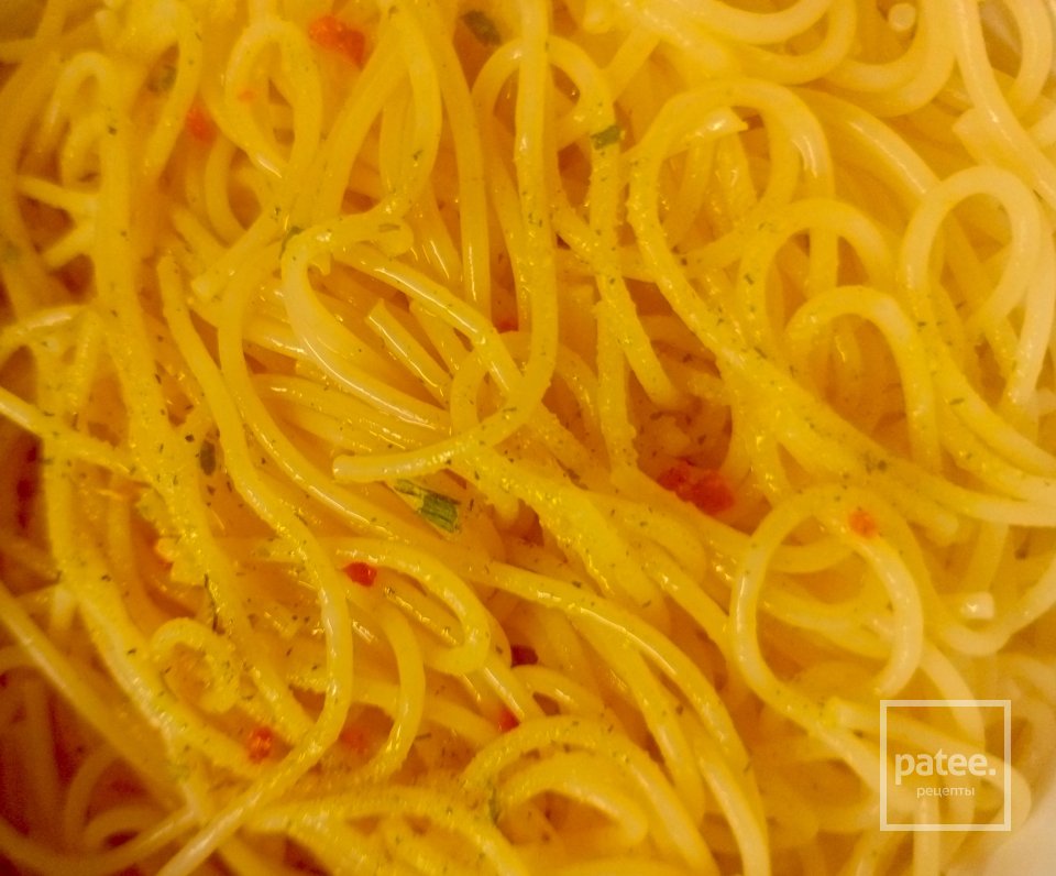 Спагетти с сосисками и луком - Шаг 5