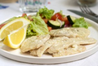 Куриное филе в молоке на сковороде