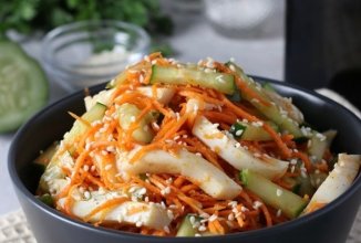 Салат с кальмарами, корейской морковью и огурцом 🥗