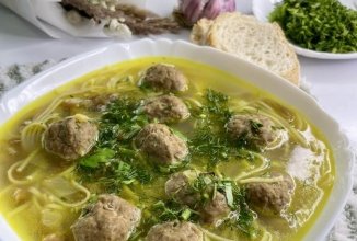 Азербайджанский суп «Хамраши» из лапши, фасоли и фрикаделек 🍲