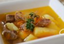 Картофельный суп с жареным мясом 🍲