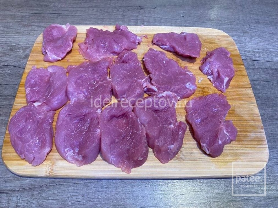 Медальоны из свиной вырезки с грибным соусом на сковороде 🥩 - Шаг 2