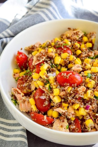 Салат с киноа, форелью, кукурузой и томатами черри 🥗 - Шаг 1