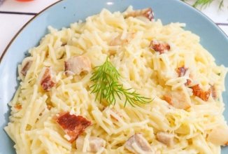 Вермишель с беконом, сыром и сливками 🍝