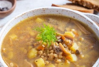 Грибной суп с полбой (из сушёных лесных грибов) 🍲