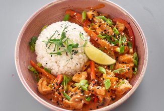 Курица в соусе Том ям