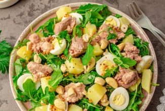 Салат с печенью трески и руколой 🥗