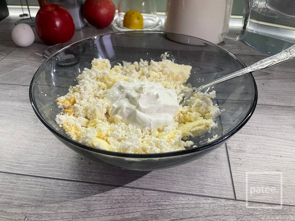 Яблочный пирог на творожном тесте - Шаг 2