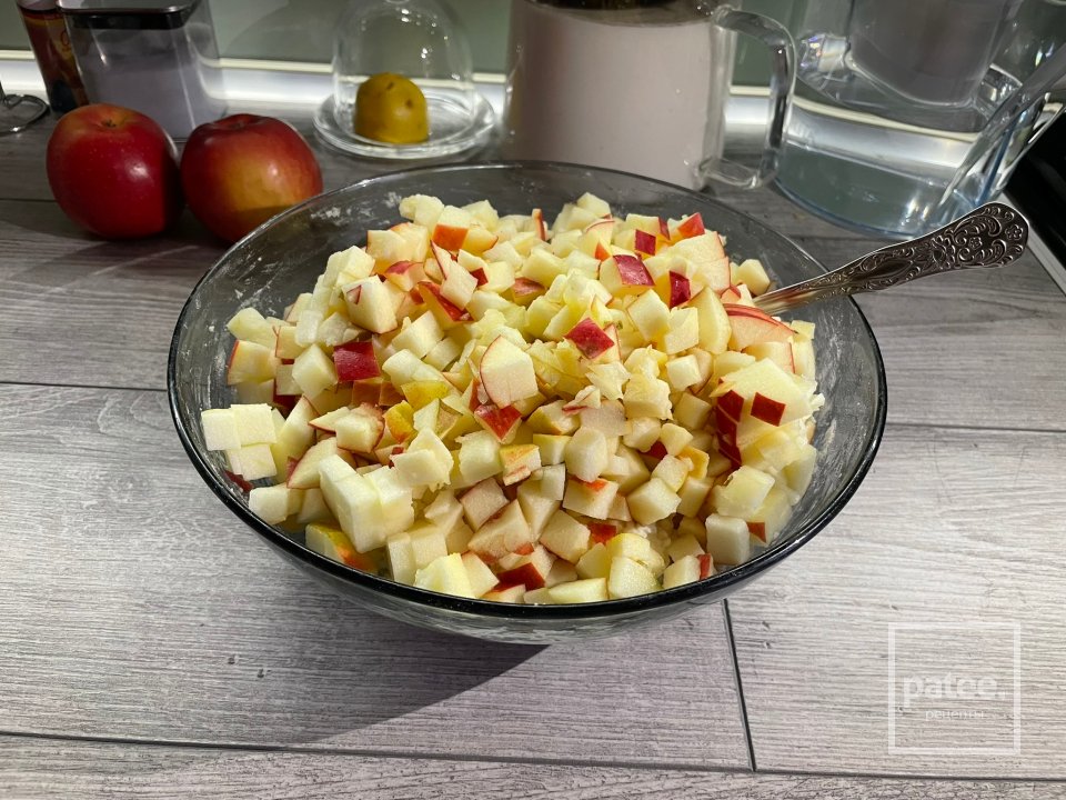 Яблочный пирог на творожном тесте - Шаг 6