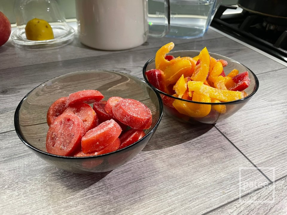 Куриное филе под "шубой" из овощей и сыра - Шаг 6