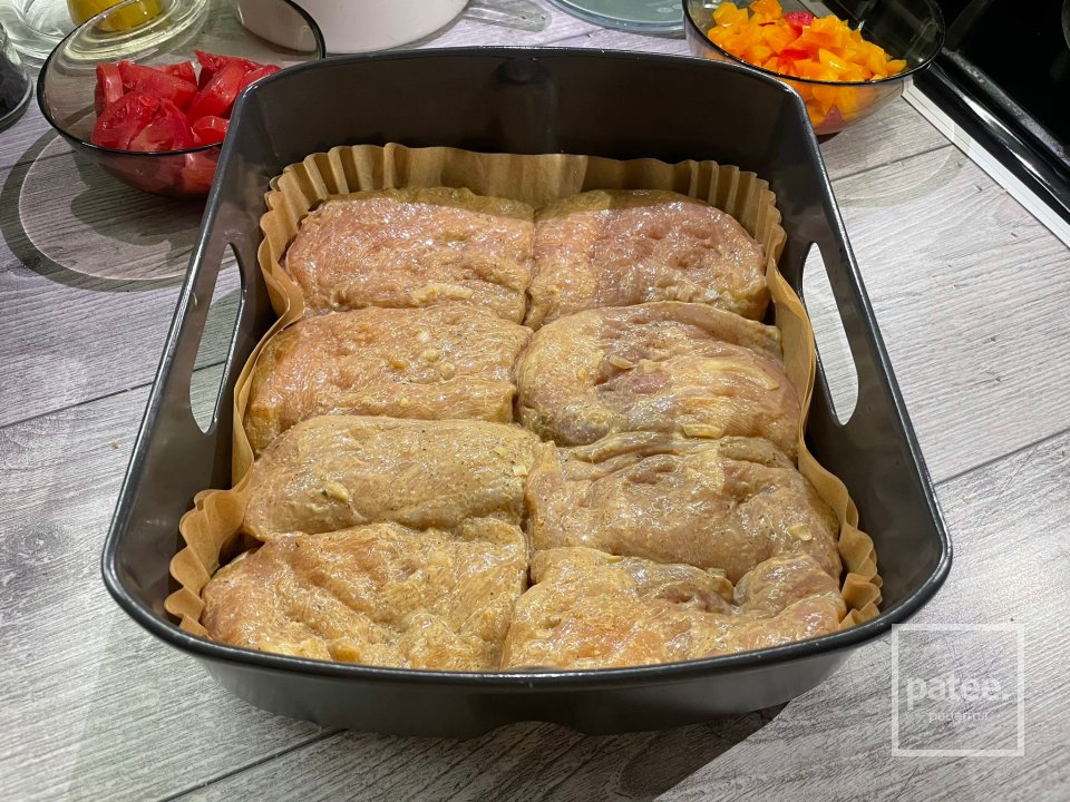 Куриное филе под "шубой" из овощей и сыра - Шаг 9