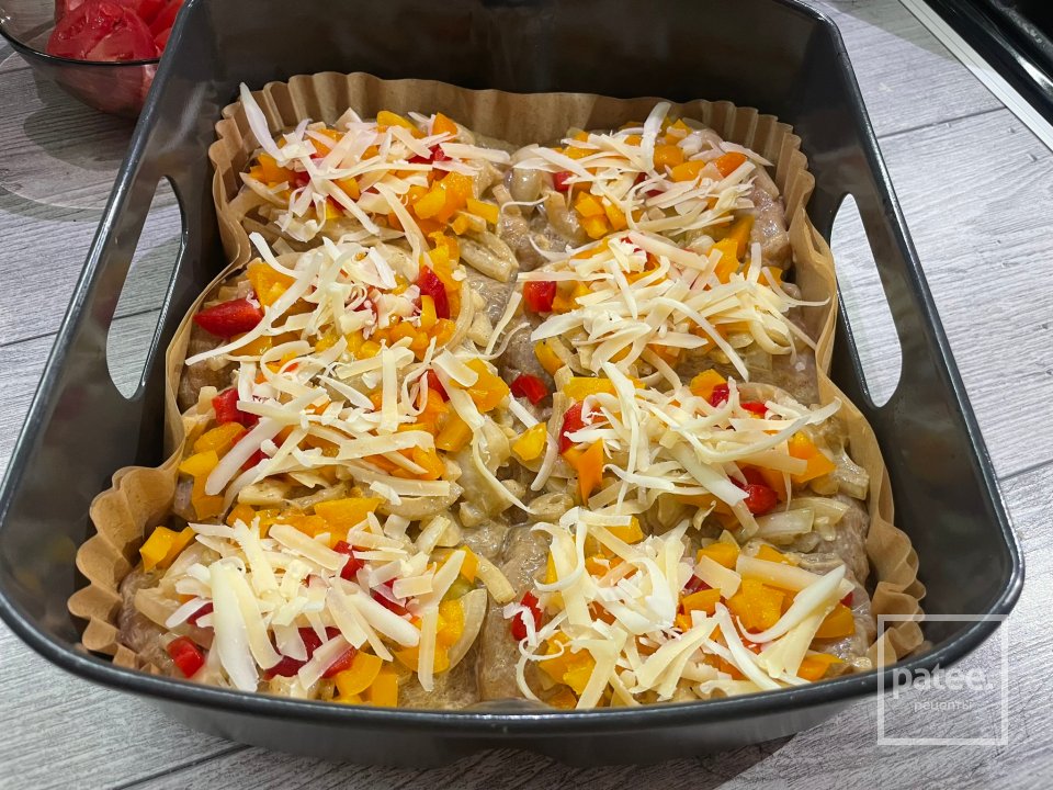 Куриное филе под "шубой" из овощей и сыра - Шаг 12