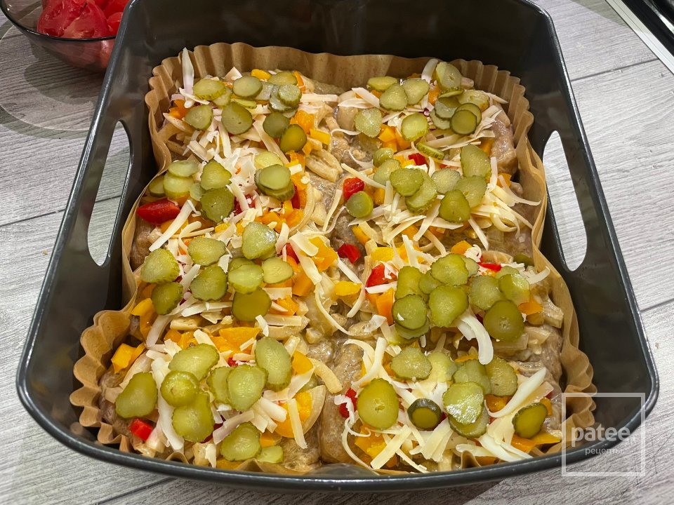 Куриное филе под "шубой" из овощей и сыра - Шаг 13